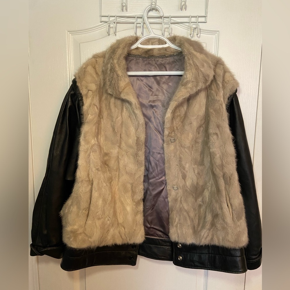 Vintage 80s Authentic fur and leather bomber jacket
